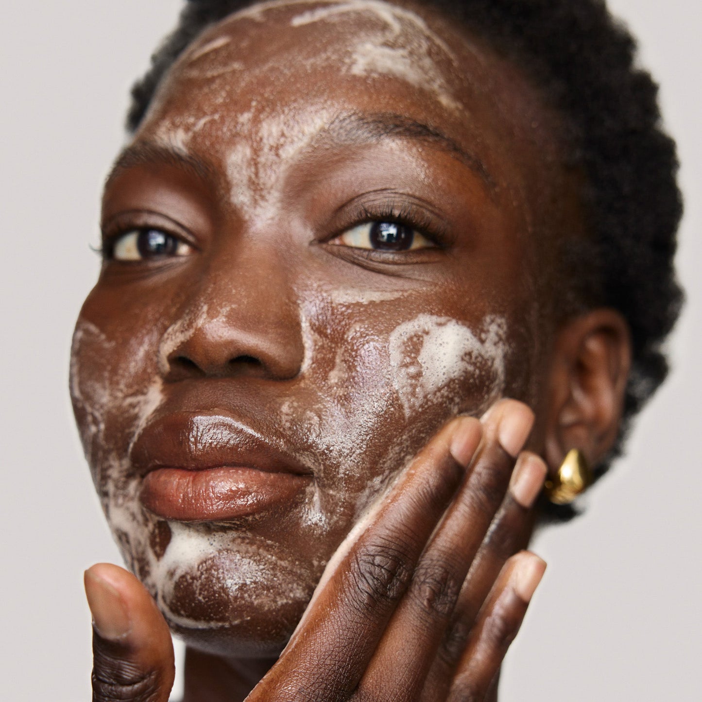 ✨Great Skin Double Cleanse🔥 A bi-phase, foaming cleanser that effectively removessunscreen and face makeup while providing gentle dailyexfoliation for skin that feels soft and smooth-neverstripped.